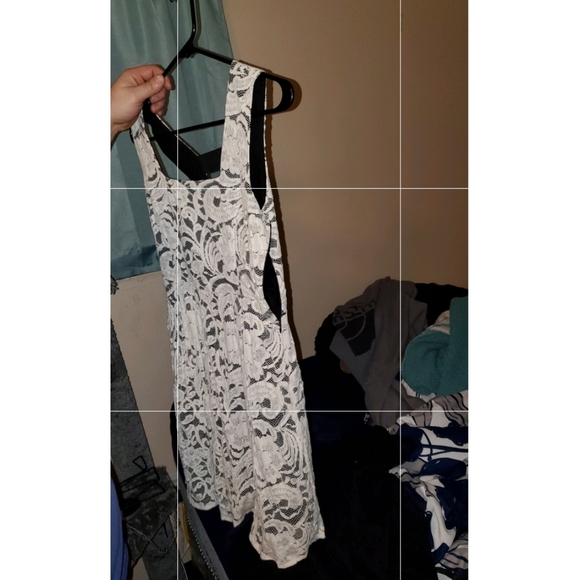 Dress - Picture 3 of 4